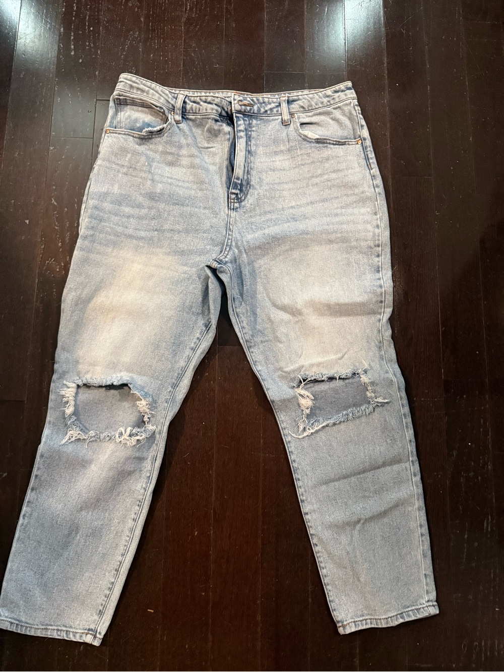 No Boundaries Distressed Jeans size 19 juniors